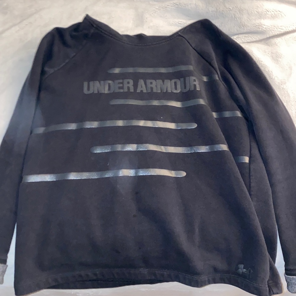 Black Under Armour hooded sweatshirt